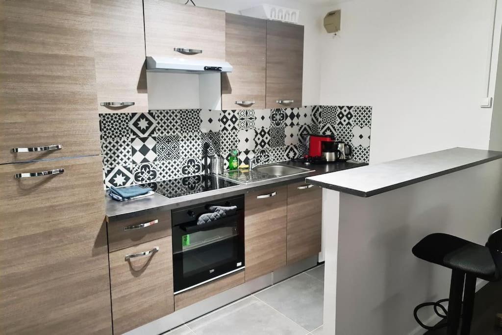 Le Jules Val - Studio Cosy En Residence + Parking + Wi-Fi Evry-Gregy-sur-Yerre Kültér fotó